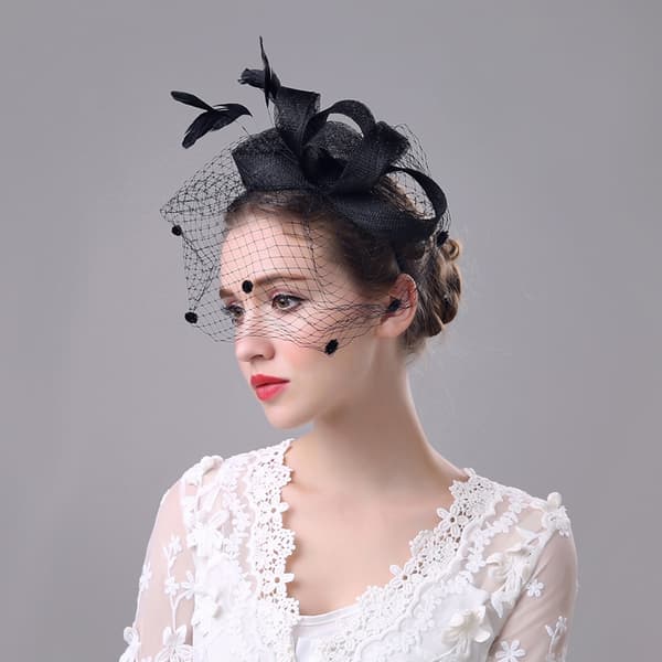 INF Elegant fascinatorhatt i mesh med fjädrar