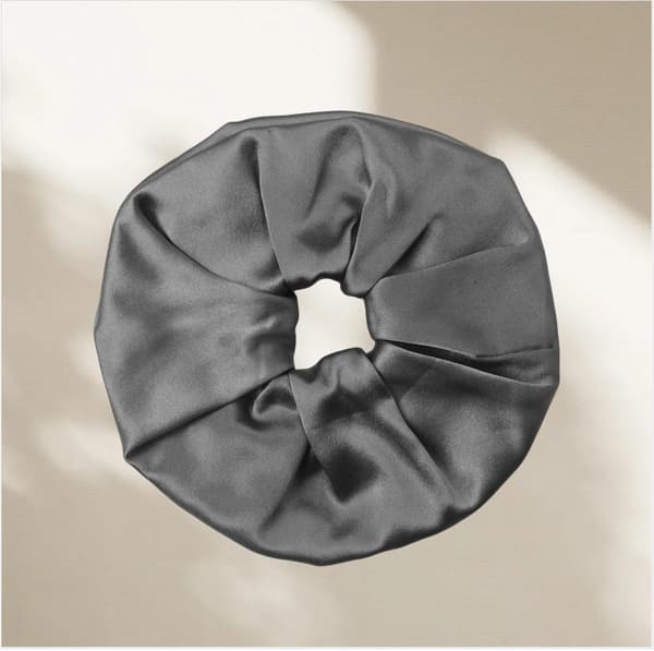 INF 19 Momme 9cm Silke Hår Scrunchie - Skonsam Håraccessoar Grå