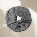 Miniatyrbild 3 av 4: INF 19 Momme 9cm Silke Hår Scrunchie - Skonsam Håraccessoar Grå