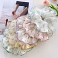 Miniatyrbilde 2 av 5: INF Blomstrete Chiffon Scrunchies Hårstrikk - 5 stk Hårtilbehør