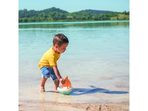 Smoby SMOBY Little Green Sailboat Water Boat Laget av bioplast