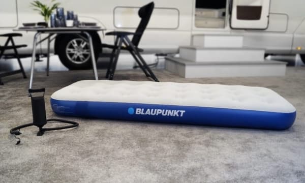 Oppustelig madras med håndpumpe 188x73 cm Blaupunkt IM210