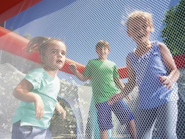 Oppustelig trampolin med rutsjebane Spring n' Slide #53310