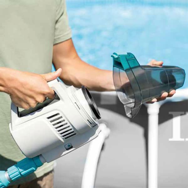 Intex Pooldammsugare Med Uppladdningsbart Batteri Manual Silver