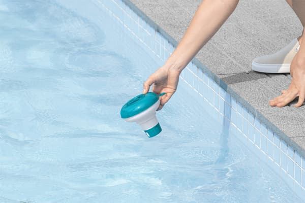 Lille flyder, Bestway 58210 pool kemikalie dispenser