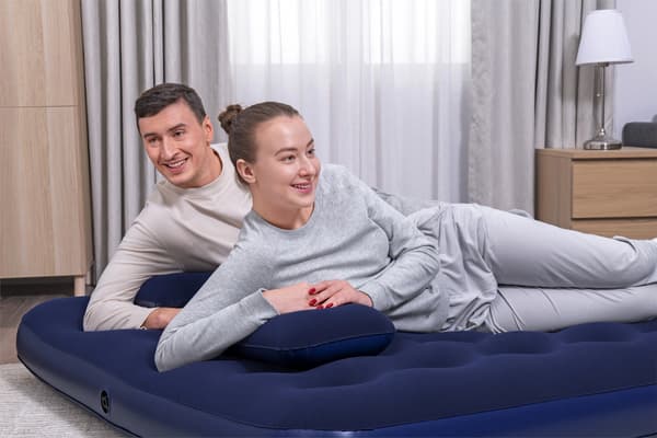 Oppustelig madras, pumpe 203 x 152 x 22 cm Bestway 67374