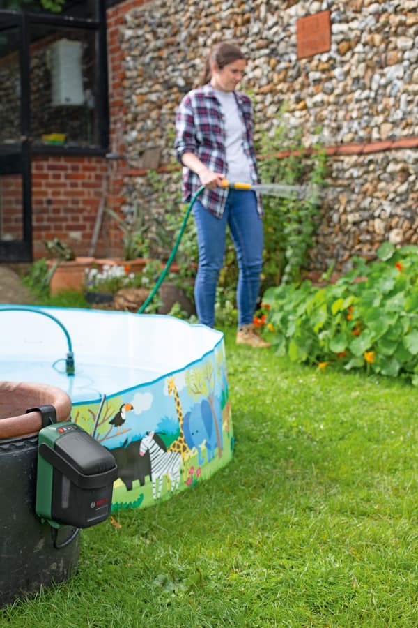 Bosch GardenPump 18V-2000 Solo genopladelig vandpumpe