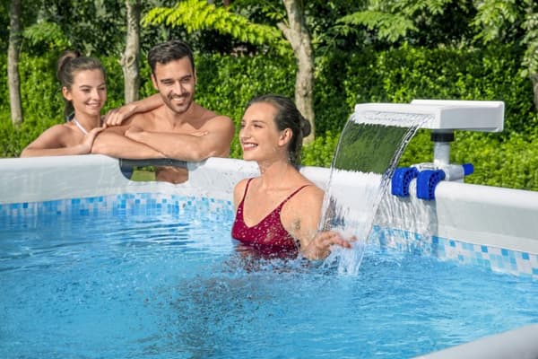 Flowclear Lugnande LED-vattenfall till Pool