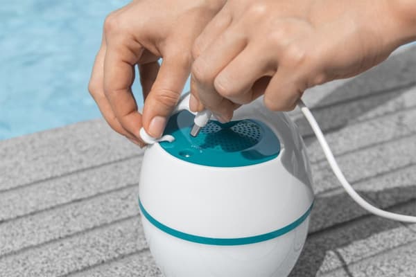 MusicWave Flytande LED Bluetooth-högtalare för poolen