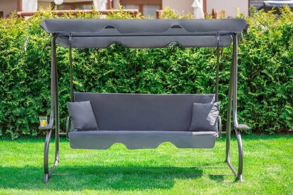 Moderni harmaa 3-hengen keinutuoli säädettävällä katosella design-ystävällisille