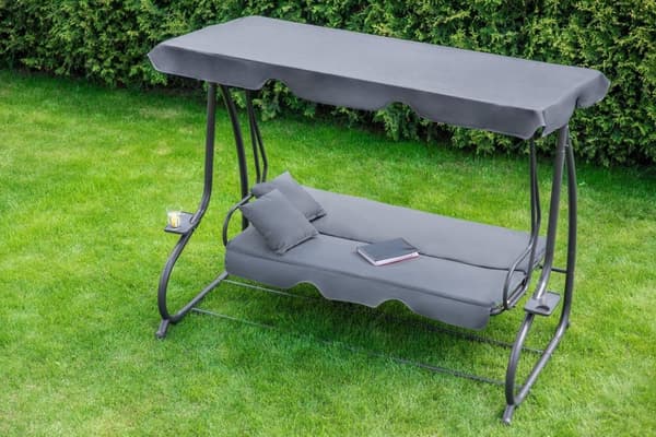Moderni harmaa 3-hengen keinutuoli säädettävällä katosella design-ystävällisille