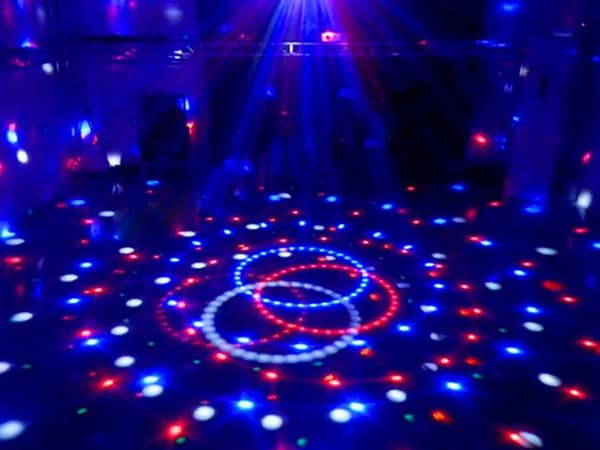 Disco LED-lampa - Projektor - Bluetooth & Högtalare