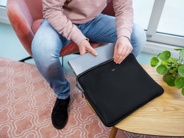 Laptopfodral - Trust - 21248 - 15,6 tum - Svart - Blandat skydd