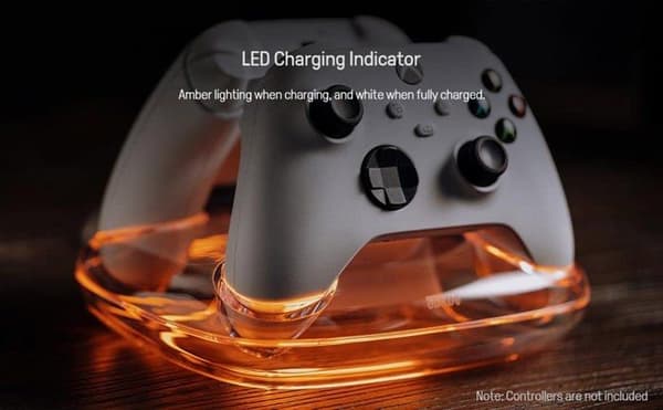 8bitdo dubbel laddningsdocka för trådlösa Xbox-kontroller Vit. EU-PLUGS STRÖMADAPTER, BATTERIER INGÅR