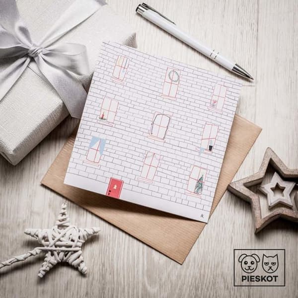 Pieskot - AK03 - Tomte i huset - Jultomten gratulationskort från Pere Noel by - Design i Polen