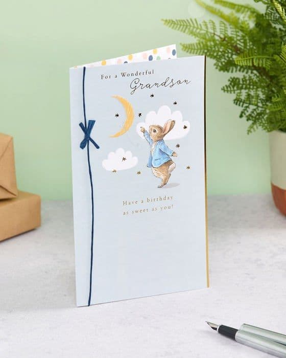 Uk Greetings - 695210-0-1 - Födelsedagskort för barnbarn med kuvert - Lovely Blue Peter Rabbit Design