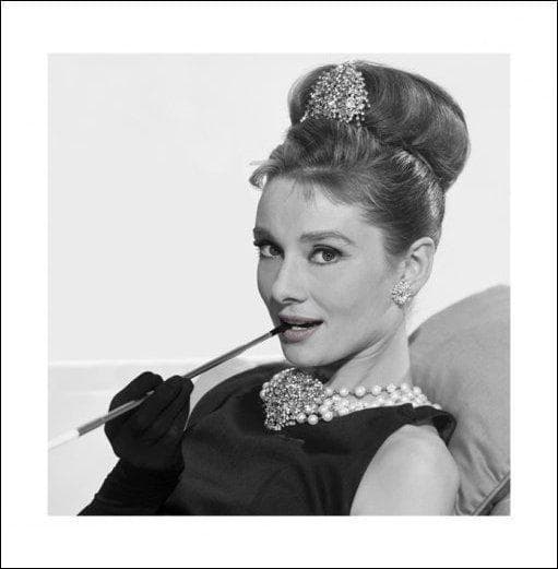 Audrey Hepburn - Cigarette