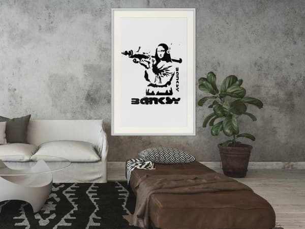 Inramad Poster / Tavla - Banksy: Mona Lisa with Bazooka I