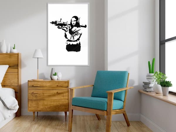 Inramad Poster / Tavla - Banksy: Mona Lisa with Bazooka II