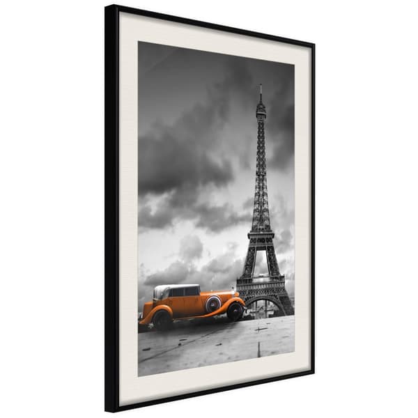 Inramad Poster / Tavla - Under the Eiffel Tower