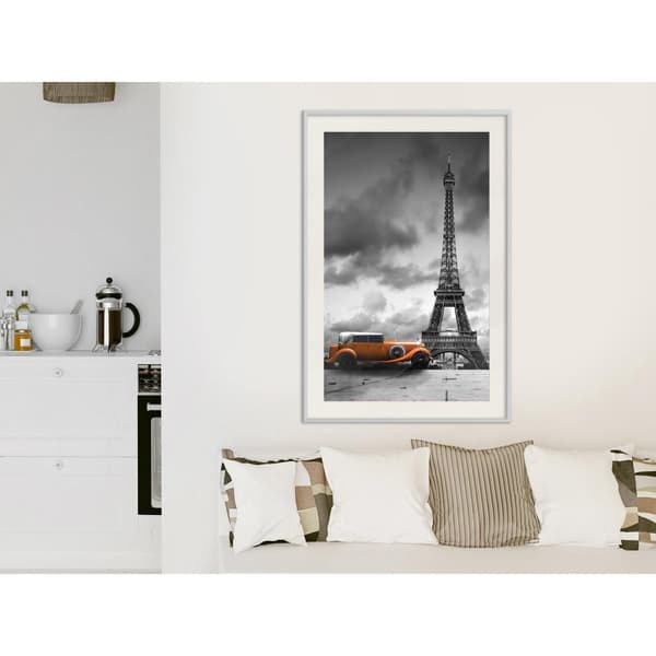 Inramad Poster / Tavla - Under the Eiffel Tower
