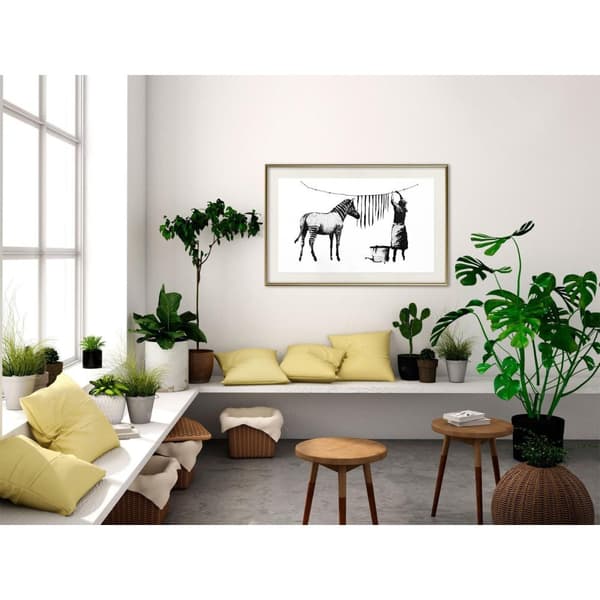 Inramad Poster / Tavla - Banksy: Washing Zebra Stripes