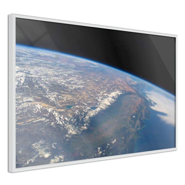 Inramad Poster / Tavla - Curve of the Earth