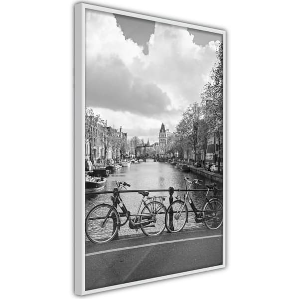 Inramad Poster / Tavla - Bicycles Against Canal