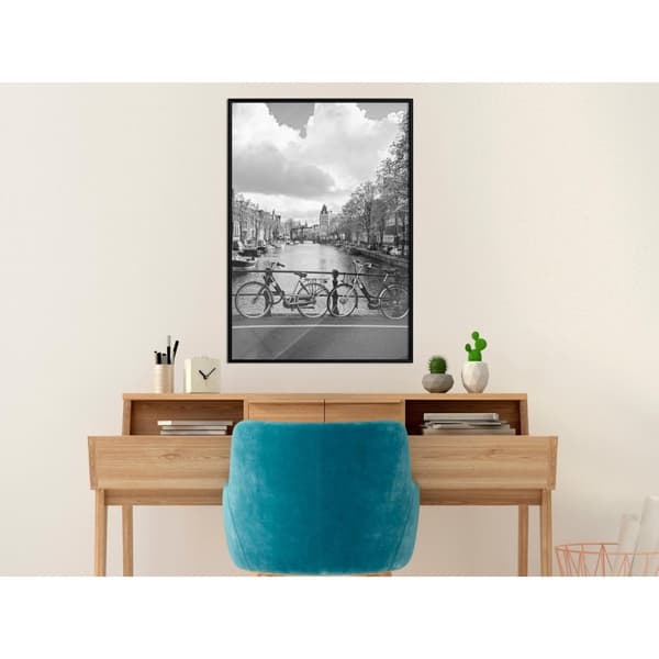 Inramad Poster / Tavla - Bicycles Against Canal