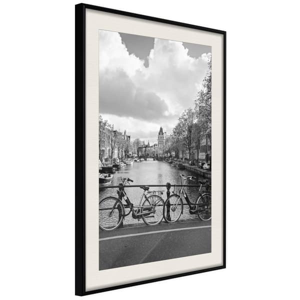 Inramad Poster / Tavla - Bicycles Against Canal