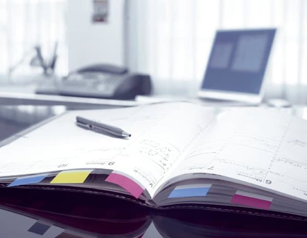 Post-it 3m-index, stark rosa, avsmalnande, pack med klister…