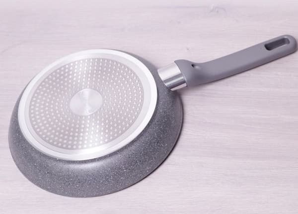 Kamille stekepanne 24 cm