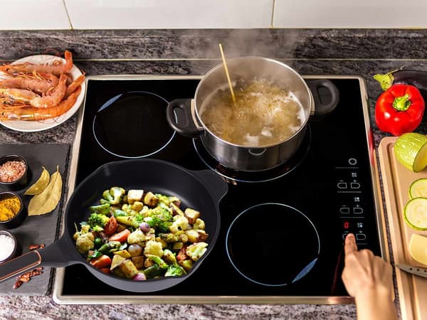 4L Kastrull med lock – Non stick beläggning – Induktionshäll