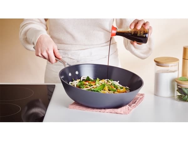 Brabantia Zenn, Rund, Wok-/stekepanne, Sort, Keramisk, 200 °C, Aluminium