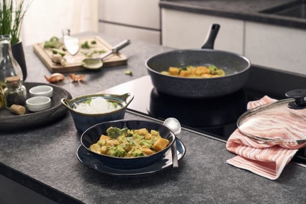ZWILLING Terreno Plus Ceramic Sautepande, 28 cm, Aluminium, Titanium forstærket keramisk non-stick-belægning