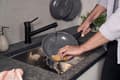 Miniatyrbilde 5 av 5: ZWILLING Terreno Plus Ceramic Stegepande, 24 cm, Aluminium, Titanium forstærket keramisk non-stick-belægning