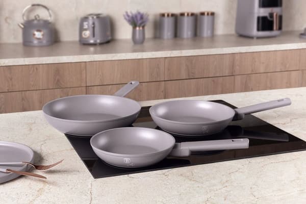 Berlinger Haus Bh-8108 Taupe Lumarko sæt med 3 titanium stegepander!
