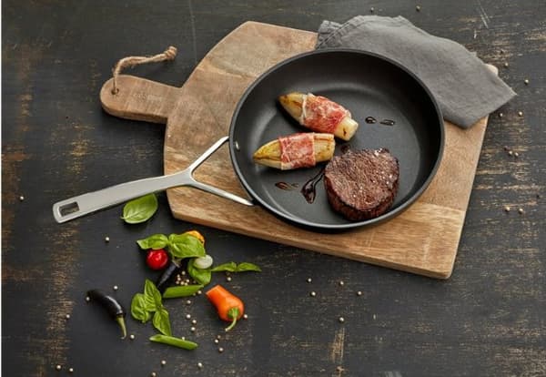 Tarttumaton paistinpannu DEMEYERE ALU PRO 5 40851-048-0 - 28 CM