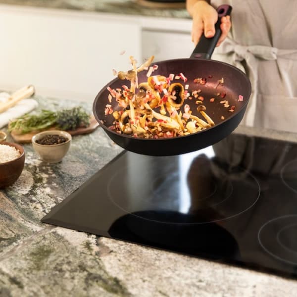 Cecotec Set of 20-24 cm frying pans made of high-quality cast aluminium, with 6 layers and Select Teflon™ Nonstick Coating, PFOA-free, with Full Indu