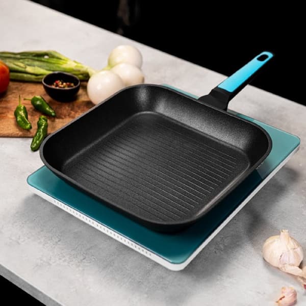 Cecotec 28 cm grill made of high quality forged aluminium, with 6 layers and Platinum Plus Teflon™ Nonstick Coating, PFOA-free, with Full Induction h