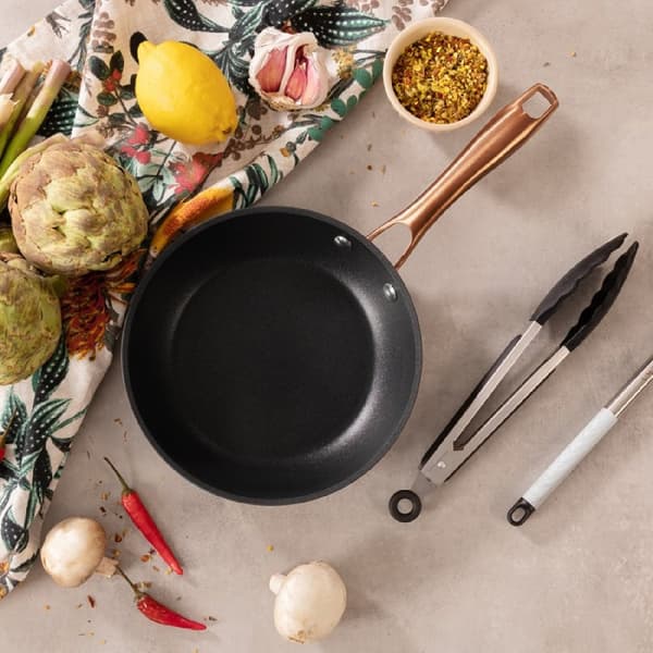 Cecotec 20 cm frying pan made of forged aluminium and Platinum Plus Teflon™ Nonstick Coating, 100% free from PFOA. Semi-professional, stainless-steel