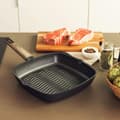 Miniatyrbild 5 av 5: Cecotec 28 cm grill made of high quality cast aluminium, with 6 layers and Teflon™ Nonstick Coating, PFOA-free, with Full Induction heat diffuser bot