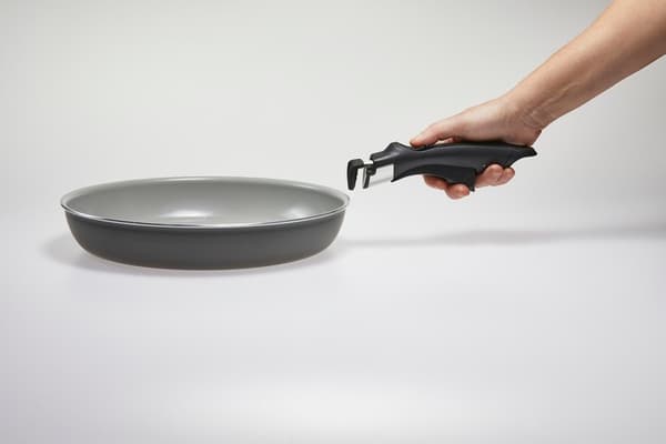 MO-Paistinpannu 20cm. irrotettavan kahvan alla, Melodia