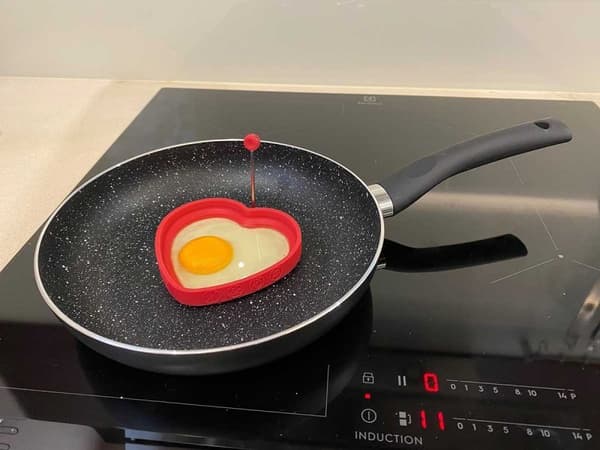 STEEKPANA MED MARMORBEKLÄGNING KINGHOFF MARMO 20cm KH-3979