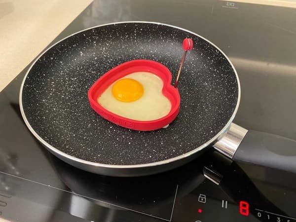 STEEKPANA MED MARMORBEKLÄGNING KINGHOFF MARMO 20cm KH-3979