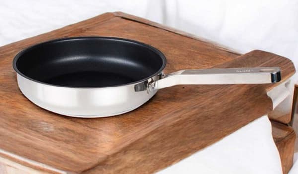 STEEKPANA AV ROSTFRI STÅL 28cm HUSLA 73962