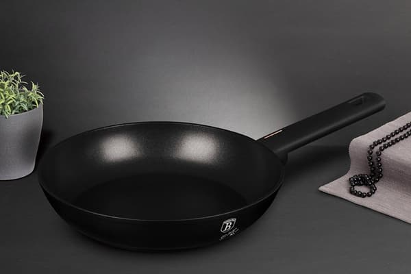 TITANIUM STEEKPANA 24cm BERLINGER HAUS BH-7083 MONACO