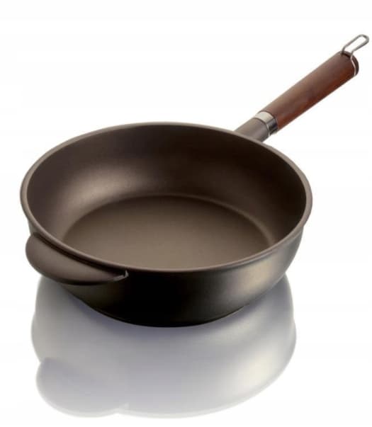 ITALIENSK TITANSTEKPANNA 24 CM. HUVUDINDUSTRI