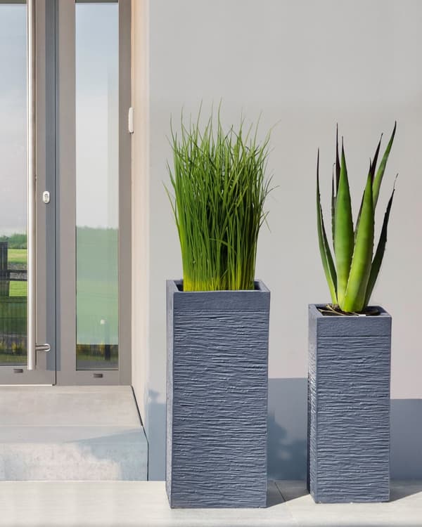 Plantekrukke i Grå Fiber Ler 26 x 26 x 60 cm Stor Høj Firkantet Urtepotteskjuler til Gulv med Afløbshuller Indendørs Udendørs Have Indretning