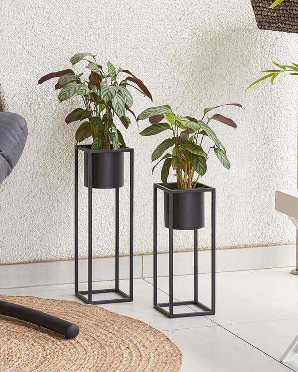 Kukkaruukku musta metallinen 15 x 15 x 40 cm sisäkäyttöön moderni industriaalinen sisustus